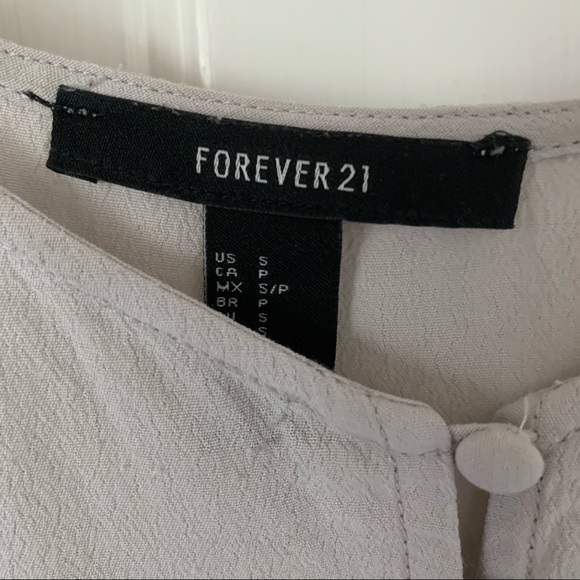 Gray Simple Button Tank Top - Picture 4 of 9